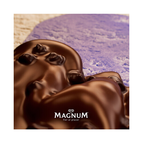 MAGNUM Chill Bombón helado vegetal de vainilla y sorbete de arádanos, recubierto de chocolate 3 x 90 ml.