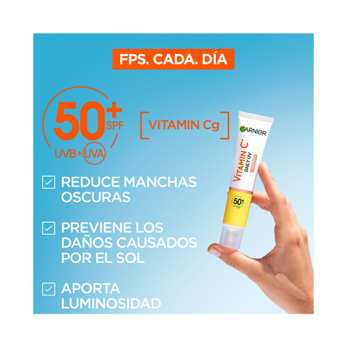 GARNIER Skin active Fluido diario iluminador con vitamina C y FPS 50+ 50 ml.