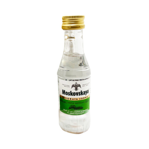 MOSKOVSKAYA Vodka blanco de triple destilación botella de 5 cl.