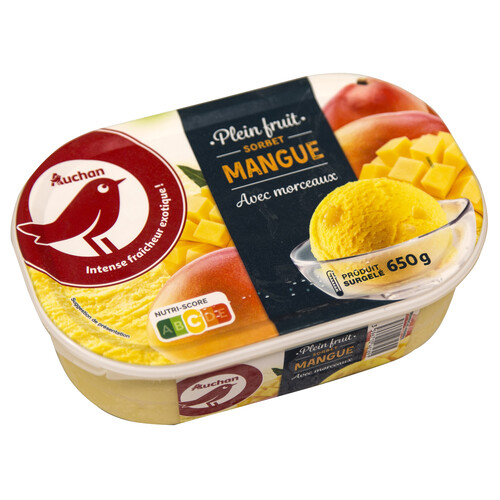 AUCHAN Tarrina de sorbete con mango y preparado de trozos de mango 1 l. Producto Alcampo