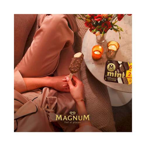 MAGNUM de frigo mini bombones almendradros, de chocolate, chocolate con leche y chocolate blanco 8 x 55 ml.