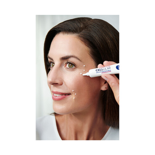 NIVEA Cotorno de ojos y labios con ácido Fólico y 2 tipos de ácido Hialurónico NIVEA Cellular expert filler 15 ml.