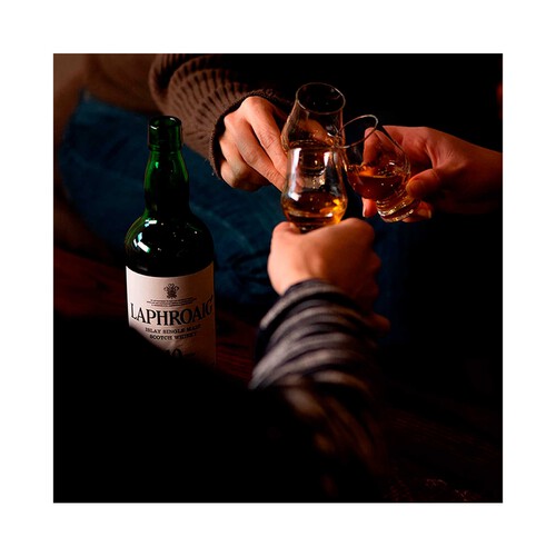 LAPHROAIG Whisky single malt de 10 años, elaborado en Escocia botella 70 cl.