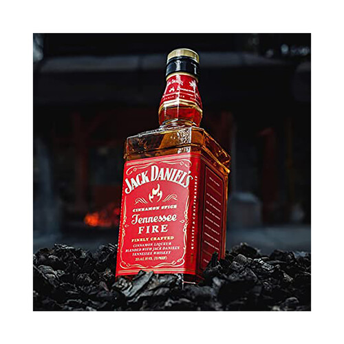  JACK DANIEL'S Fire Tennessee Whiskey con un toque de canela de Ceylna y un acabado picante 70 cl.