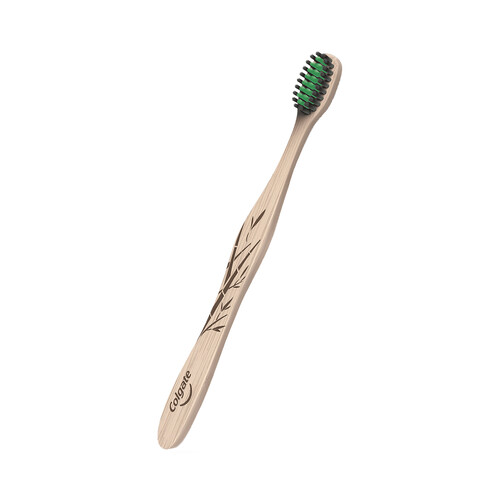 COLGATE Cepillo de dientes con mango de bambú y filamentos suaves de punta delgada impregnadas de carbón.